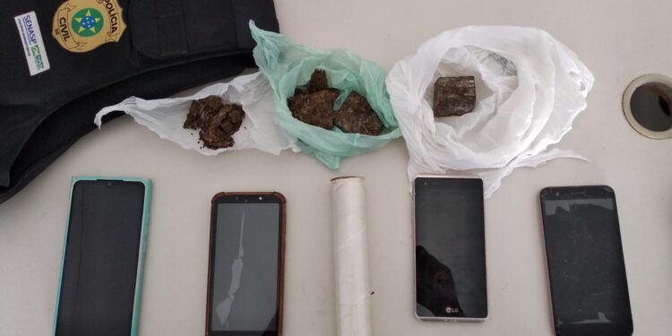 Polícia Civil prende em flagrante suspeita de tráfico de drogas em Santa Luzia do Itanhy