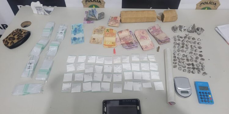 Denarc prende em flagrante suspeito por tráfico de drogas