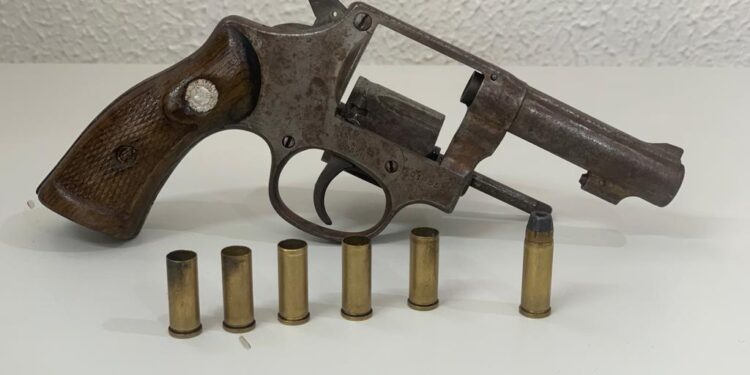 DHPP prende em flagrante dois suspeitos por falsa notícia de crime e porte ilegal de arma de fogo em São Cristóvão