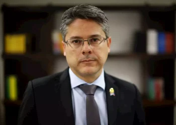 Senador Alessandro Vieira apresenta proposta alternativa à PEC da Transição com limite de R$ 70 bi para gasto fora do teto