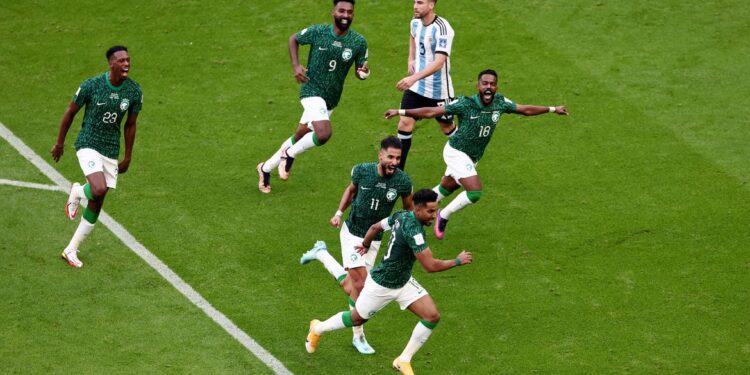 Arábia Saudita bate Argentina de Messi em 1ª zebra da Copa do Catar