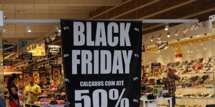 Consumidor deve ficar atento a armadilhas da ‘Black Fraude’, alerta advogado