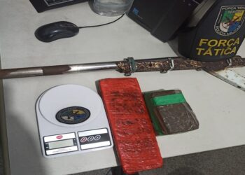 PM apreende arma de fabricação caseira e entorpecente em Aracaju