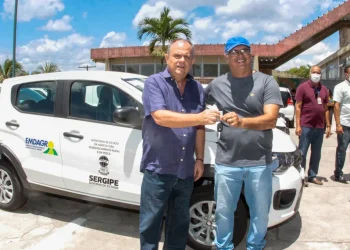 Belivaldo entrega veículos à Emdagro e diz que o edital para o concurso do órgão deverá ser publicado em dezembro