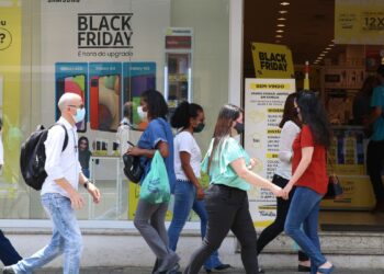 Cartilha alerta consumidores para promoções no Black Friday