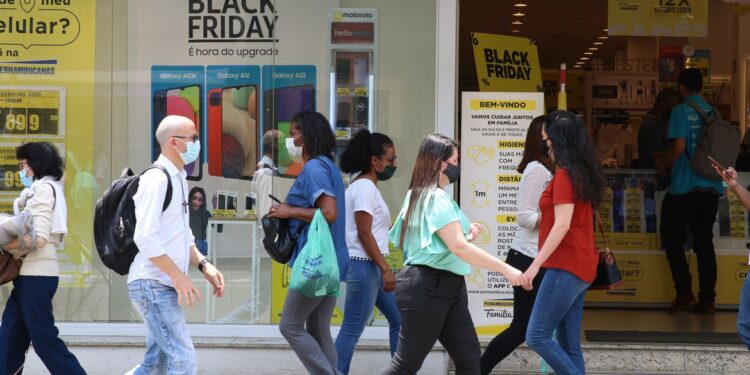 Cartilha alerta consumidores para promoções no Black Friday