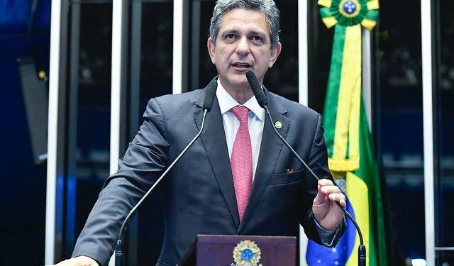 Rogério Carvalho defende fortalecimento do SUS e ampliação do atendimento às pessoas com diabetes