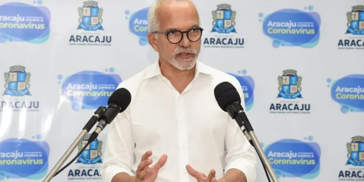 Frente Nacional dos Prefeitos se posiciona contra a greve dos caminhoneiros nas rodovias federais do Brasil