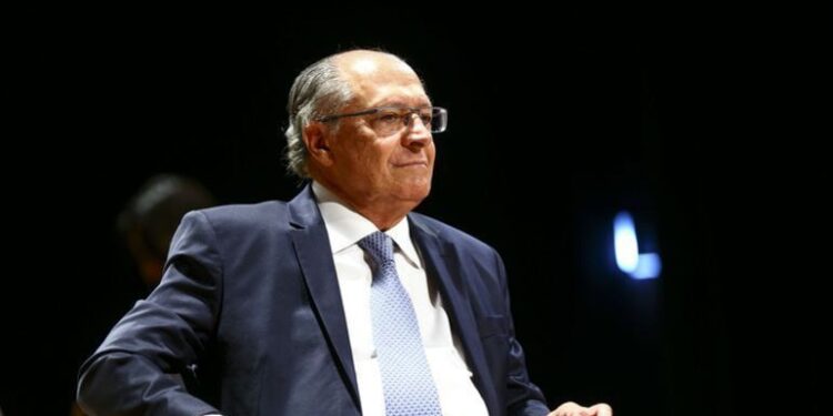 Alckmin diz que não há razão para estresse do mercado com a PEC do estouro