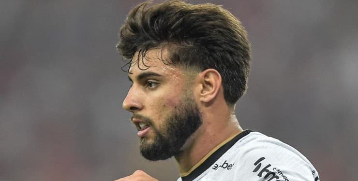 “A gente vai dar uma…”; Yuri Alberto não se intimida e entrega bastidores de Vitor Pereira após expulsão