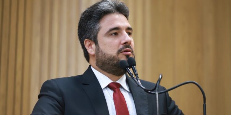 Ricardo Vasconcelos clama por recursos para o HU-UFS