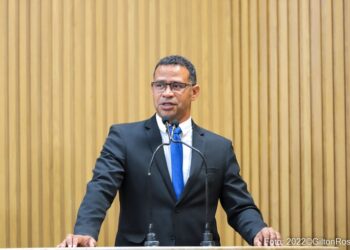 Byron celebra chegada de obras no Recanto da Paz