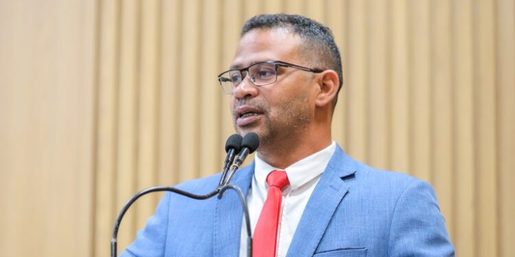 “Falta de sinalização tem provocado acidentes”, alerta vereador Sargento Byron