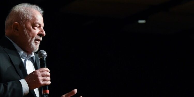 Por PEC da transição, Lula recua e deve manter orçamento secreto