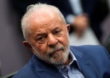 Equipe da transição deve sugerir a Lula que revogue programa de escolas cívico-militares