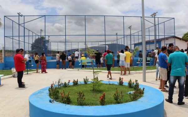Governo de Itabaiana realiza inauguração de praça e quadra no povoado Zanguê