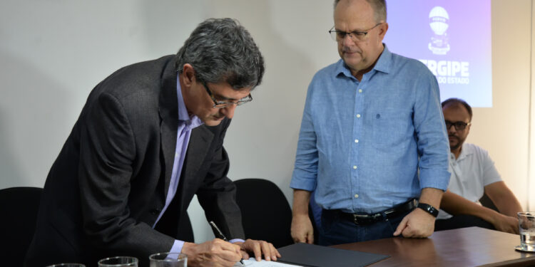 Governo de Sergipe abre processo seletivo para Diretor de Educação de Aracaju e Diretor Regional