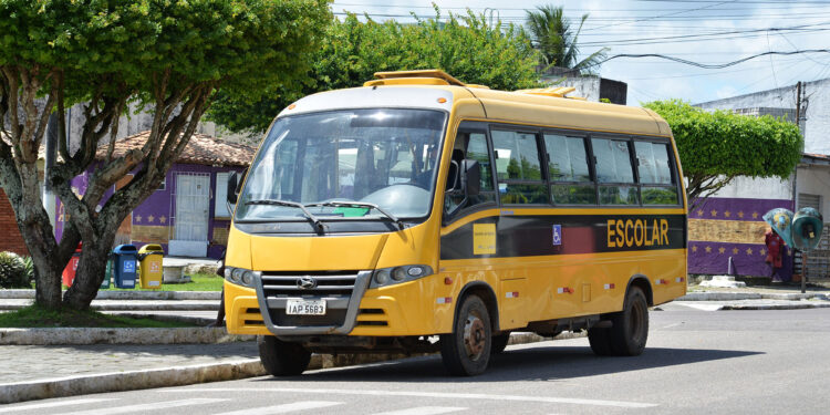 Governo do Estado disponibiliza transporte para alunos da rede pública que farão Enem