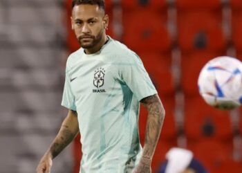Neymar “dorme” na fisioterapia para reforçar a Seleção na Copa do Mundo