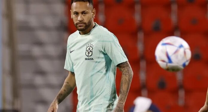 Neymar “dorme” na fisioterapia para reforçar a Seleção na Copa do Mundo