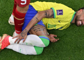 Neymar e Danilo não jogam mais a primeira fase da Copa do Mundo