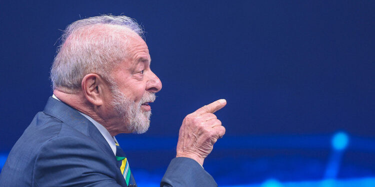 Lula participa de reuniões em Brasília pela primeira vez depois de eleito