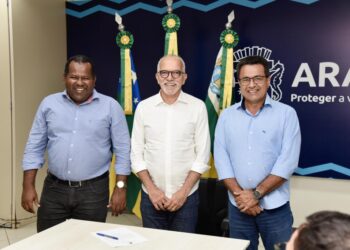 Prefeito empossa Luiz Roberto como presidente da Emsurb e Evandro Galdino como secretário de Governo