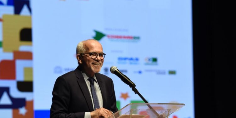 Prefeito participa da abertura do 8º Congresso Norte/Nordeste de Secretarias Municipais de Saúde