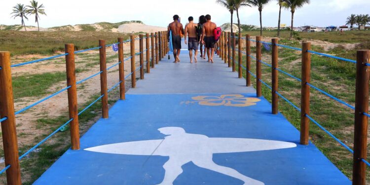 De cara nova, passarela do Havaizinho leva comodismo e segurança a aracajuanos e turistas