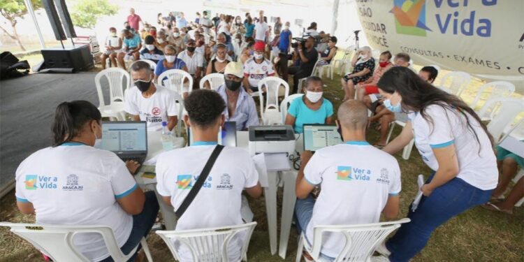 Programa Ver a Vida completa seis meses e já realizou mais de 55 mil procedimentos