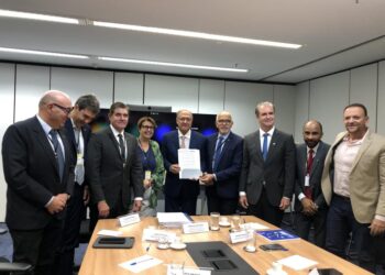 Presidente da FNP, Edvaldo se reúne com o vice-presidente eleito e entrega Carta das Médias e Grandes Cidades