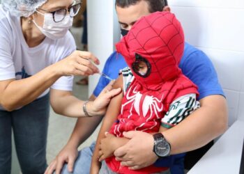 Aracaju recebe doses de CoronaVac para reforço em crianças de 3 e 4 anos