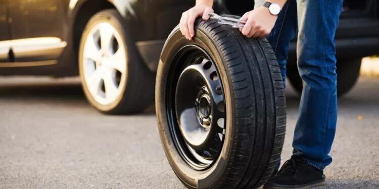 Fim do estepe? Item começa a sumir dos carros e pneu furado vira pesadelo
