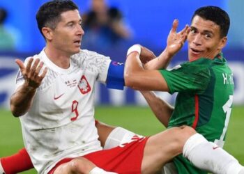 Em jogo marcado pelo excesso de cautela, México e Polônia empatam