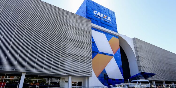Caixa suspende oferta de consignado do Auxílio Brasil até dia 14