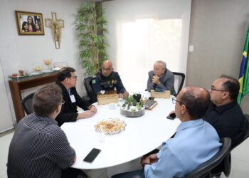 Presidente Luciano Bispo recebe visita de lojistas de Itabaiana