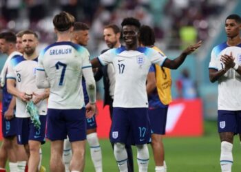 Inglaterra goleia Irã em jogo marcado por protestos na Copa do Catar