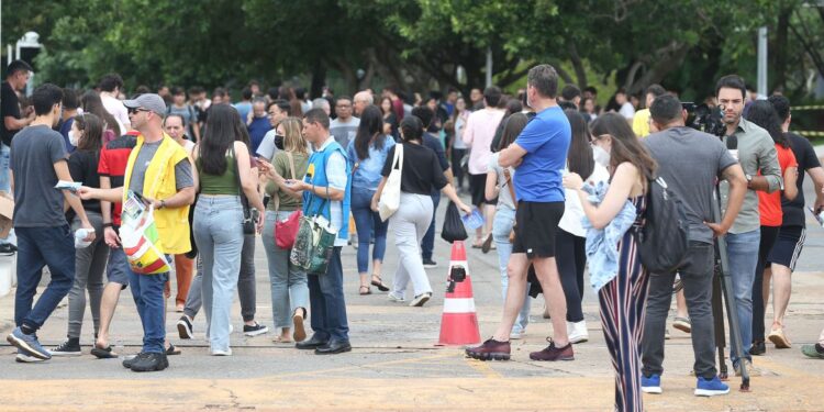 Segundo dia de Enem aborda questões cotidianas e pandemia