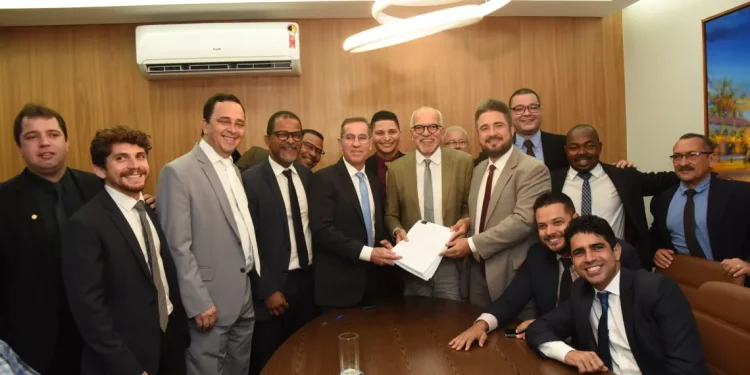 Prefeito Edvaldo vai à Câmara para dialogar com vereadores sobre projetos que beneficiam os aracajuanos