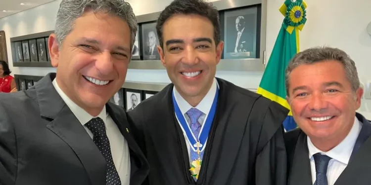 Senador Rogério Carvalho prestigia posse do novo presidente do TCU