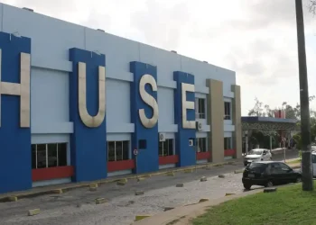 Hospital de Urgência de Sergipe recebe decoração natalina
