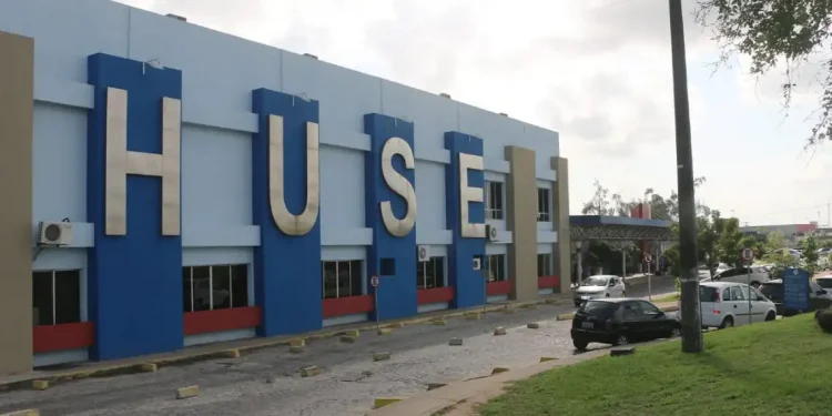 Hospital de Urgência de Sergipe recebe decoração natalina