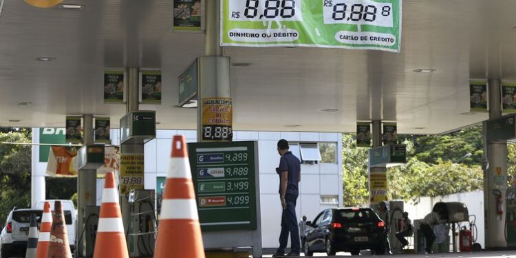 Vendas de combustíveis em Sergipe aumentaram 1,5% em outubro