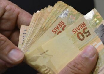 Salário mínimo sobe para R$ 1.302 em 1º de janeiro