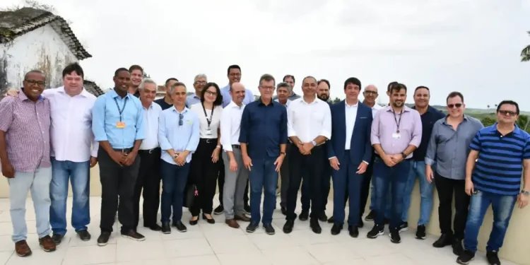 Deputado federal e senador eleito, Laércio Oliveira tem encontro com empresários de Nossa Senhora do Socorro