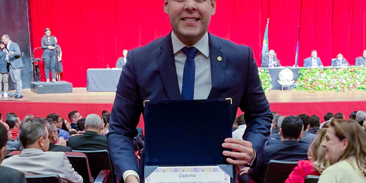 Rodrigo Valadares é diplomado a deputado federal e reafirma compromisso com Sergipe 