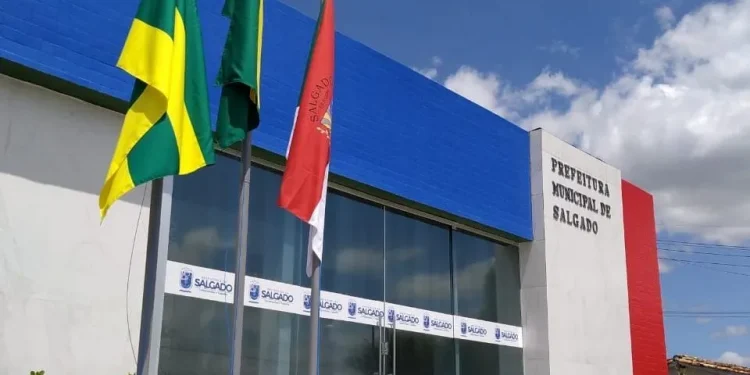 Prefeitura de Salgado paga 13º salário aos servidores municipais