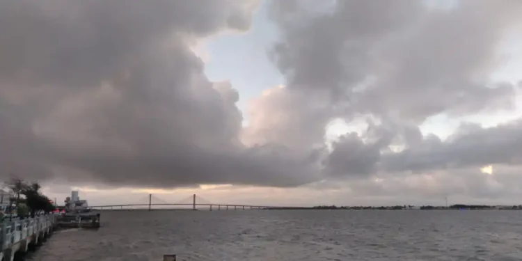 Tempo nublado e chuvas leves permanecem pelos próximos dias em Sergipe