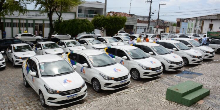 Prefeitura de Socorro realiza cerimônia de entrega da renovação de frota dos carros
