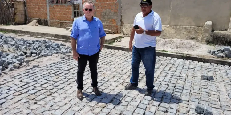 Obras nos Conjuntos Santo Antônio e Maria do Carmo seguem avançando em Propriá